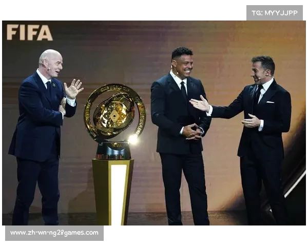 海信携手FIFA首度展示2025世俱杯奖杯共启中国足球新征程 海信携手FIFA首度展示2025世俱杯奖杯共启中国足球新征程