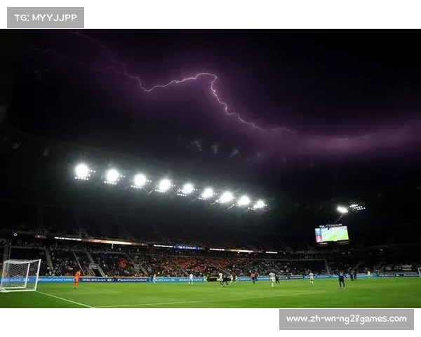 恶劣天气导致世俱杯帕尔梅拉斯与阿尔阿赫利比赛暂时中断 恶劣天气导致世俱杯帕尔梅拉斯与阿尔阿赫利比赛暂时中断